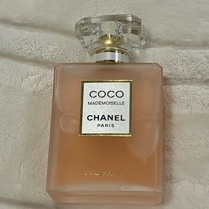 COCO mademoiselle CHANEL Paris